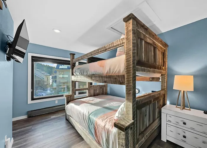 2 Bedrooms Apartment